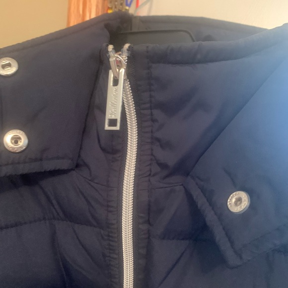 Hollister navy blue jacket in good condition - Picture 7 of 8
